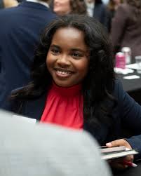 WashU Law welcomed students and legal professionals to the annual First  Chance Employers Reception in Crowder Courtyard. Hosted by the Career  Center, the reception brought together attorneys from across the country and