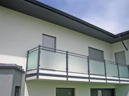 Cam balkon montajı ortalama olarak yaklaşık 5 saat sürmektedir ancak bu süre montaj yapılacak yere göre değişmektedir. Kompozit Decking Secimi Ankara Cam Balkon Mare Cam Balkon