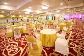 Rajmahal Banquets Weddingz In Partner Malad West Banquet Halls In Mumbai Justdial We avail ac banquet halls for various functions and conferences that can accommodate 201 to 300 persons.