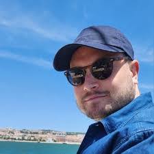 Devin Curry's Instagram, Twitter & Facebook