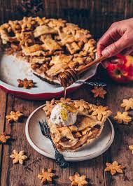 This Simple Vegan Apple Pie Is The Perfect Dessert With The Best Apple Pie Flavor The Recipe Is Very Easy Vegan Apple Pie Vegan Desserts Dessert Recipes Easy