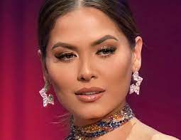 В этом году корона победительницы досталась андреа месе, которая представляла мексику. Xuz8bv5q9rktym