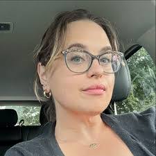 Natasha Pratt's Instagram, Twitter & Facebook