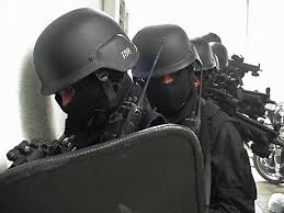 Sultan ismail petra di selamatkan oleh unit khas. Special Actions Unit Malaysia Military Wiki Fandom