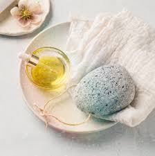 They offer different stone sized bags ranging from 5 to 100 pounds. 5 Best Pumice Stones For Dry Feet And Calluses In 2021