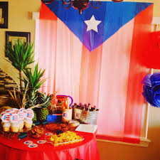My Table Set Up For Our Puerto Rican Party Made The Flag Out Of Plastic Table Covers From The Dollar Stor Havana Nights Party 80th Birthday Party Party Themes
