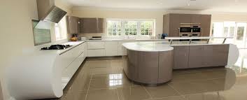 Gloss Curved Kitchen From Lwk Kitchens Curved Kitchen Curved Kitchen Island Kitchen Layout