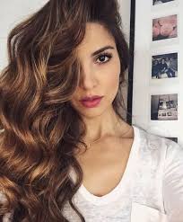 Mèche caramel sur cheveux châtain? Balayage Caramel Et Meches Caramel Sur Cheveux Bruns Et Chatains