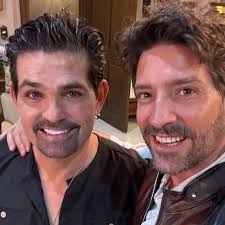 En un momento a los abrazos... y al siguiente peleando! 🥊 Son  #cosasdehermanos 🤣 #novelas #familia #amor #hermanos #actores #actor  #MiVerdadOculta #telenovelas #mexico #comedia #Televisa Televisa