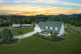 Equestrian Estate For Sale In Anderson County Tennessee Breathtaking Mountain Views From This Magical Home Located O Magical Home Entry Foyer Porch Interior