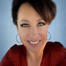 Mary Alves's Instagram, Twitter & Facebook