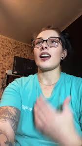 Holly Bollinger's Instagram, Twitter & Facebook