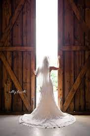 Issaquah Wa Pickering Barn Barn Wedding Rustic Wedding Bride Barn Doors Bride Bridal Photography Poses Rustic Wedding Photography Wedding Picture Poses