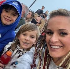 Alissa Sampson's Instagram, Twitter & Facebook