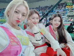 31.08.2021 · i don't know if i should add handong's interaction with lisa on ywy because that was more of a proffesional atmosphere. Itzy Yuna Isac 2020 Behind Photo Selca Archer Queens Yuna ìœ ë‚˜ Chaeryeong Lia Itzy ìžˆì§€ Mbc Itzy Facebook