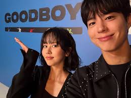 Filipino fans must have done something right for Korean artist B.I to  proclaim that the Philippines is one of his favorite countries. In this  backstage interview with the singer-songwriter, he delved more