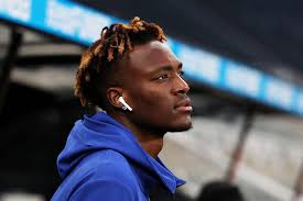 He has dark brown eyes and his hair color is black. Chelsea Boosted By Tammy Abraham Return To Face Tottenham But N Apos Golo Kante Out For Three Weeks Football Addict