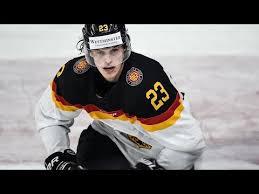 Reichel played as a youth in the german development league (dnl) with starbulls rosenheim and within the eisbären berlin organization. Lukas Reichel 44 Saison Highlights 2020 21 Del Berlin To Nhl Chicago 1 Round Pick 17 Youtube