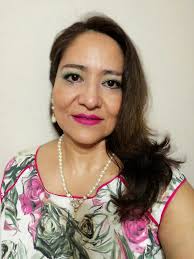 Lourdes Carrillo: Diseño gráfico-Bisuteria artesanal