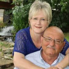 Washington County Judge Patrick Deakins came to the SO this morning and  presented two of WCSO's 🌟💫's with a 25-Year Service Certificate and  Plaque! CONGRATULATIONS to Evidence Coordinator Barbara Stidham and 911