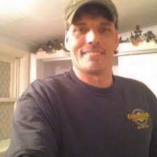 Erik Cunningham's Instagram, Twitter & Facebook