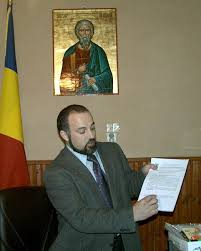 Societatea nationala a apelor minerale is located in bucureşti. Cine Este Noul Sef La Apele Minerale Radu Dumitru Fost Sef Al Administratiei Cimitirelor Prieten Cu Marian Vanghelie Hotnews Mobile