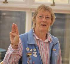 Brownie Leader Retires After 37 Years Into Honorary Post | Oxford Mail