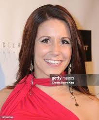 Sarah Vandervort's Instagram, Twitter & Facebook