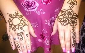 Persistence and natural talent culminated in the first náutica tattoo store that opened in litoral plaza shopping in 2002, becoming the first tattoo shop inside a mall in brazil, breaking paradigms of an entire generation.despite the small space of the store. Egyptian Henna Tattoo Hair Wrap By Egyptian Henna Tattoos Hair Wraps In Orlando Fl Alignable