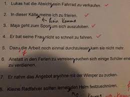 Sie wurde bei dem versuch, bei der klassenarbeit zu spicken, erwischt. Warum Soll Da Ein Komma Stehen Schule Deutsch
