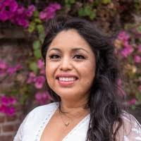 Evelyn Leone's Instagram, Twitter & Facebook