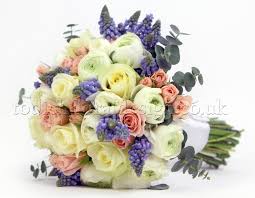 Our flower kit comes with everything you need: Bridal Flowers And Wedding Bouquets By Top Wedding Florist London