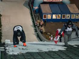 Hölzl's debut in the fis ski jumping world cup took place in 2012 in lillehammer. Uberfliegerin Chiara Holzl Sorgte Fur Osterreichischen Doppelsieg In Hinzenbach