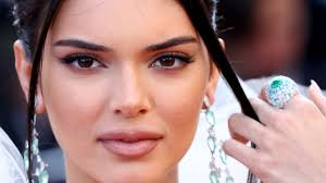 Malala ist die jüngste friedensnobelpreisträgerin und das zurecht! Es War Brutal Kendall Jenner Spricht Offen Uber Ihre Akne Promiflash De