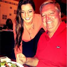 Menyedihkan, Gadis Remaja Memberi Kado Untuk Orang Tua Sebelum Bunuh Diri