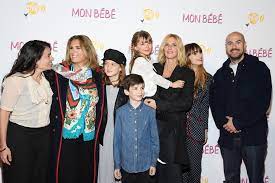 Sauter à la navigation sauter à la recherche. Yael Naim Lisa Azuelos Sandrine Kiberlain Kyan Khojandi Thais Alessandrin Victor Peeters Mila Ayache Lya Oussadit Lessert Yael Naim And Thais Alessandrin Photos Zimbio