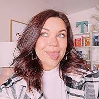 Riley Block's Instagram, Twitter & Facebook