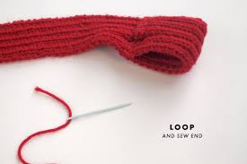 A super cute bandana pattern to be knit for your dog(s)! Diy Dog Scarf Jamie Bartlett Design