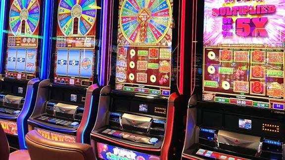As NH's casino industry grows, one lawmaker wants more campaign finance transparency | New Hampshire Public Radio