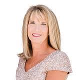 Donna Sonday's Instagram, Twitter & Facebook