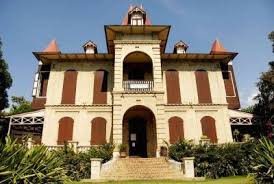 Destroyed By The Quake Intitut Haitian Allemand House Styles Architecture House French Creole