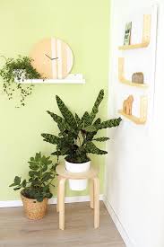 Diy Frosta Hack Aus Einem Hocker Wird Ein Pflanzenstander Ein Regal Und Eine Uhr Homedecorhacksdiy Ikea Diy Ikea Plants Ikea Hack