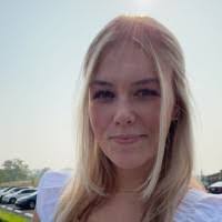 Anna Molan's Instagram, Twitter & Facebook