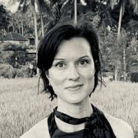 30+ "Anna Bolin" profiles