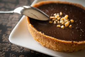 Tarte A Base De Pate Sablee Garnie D Une Ganache Chocolat Noir Et Gianduja Recette Par Chef Simon Recette Tarte Chocolat Tarte Au Chocolat Dessert