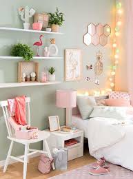 Chambres à coucher roses pour les filles le rose est la couleur de la féminité, excentricité et amour de jeunesse. Flamant Rose Deco Dans La Chambre De Fille Pour Une Ambiance Estivale