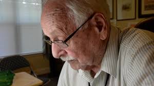 92-year-old artist gives to those who give to him