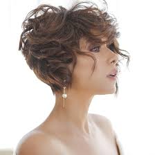 Leila Hadioui officiel