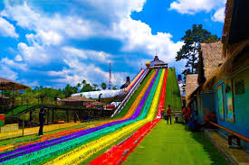 6 Wisata Perosotan Pelangi di Jawa Tengah, Meluncur di Hutan Pinus Halaman  all - Kompas.com