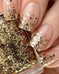 Los diseños de uñas geniales pueden ser una de tus opciones para cambiarte en diferentes estilos. 20 Unas Color Dorado Que Te Encantaran